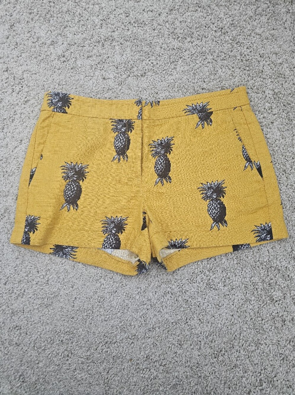 Ann Taylor Devin City Short Womens 4 Yellow Pineapple Print Cotton Spandex
